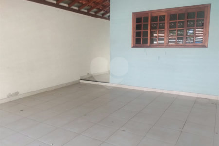 Casa à venda com 3 quartos, sendo 1 suíte, em Parque Industrial, São José dos Campos, SP