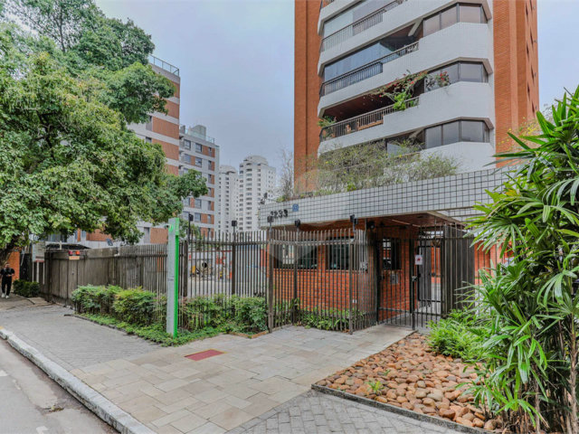 Apartamento à venda com 4 suítes em Moema, São Paulo, SP