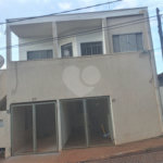 Imóvel para venda sendo 03 casas independentes na Vila Celina.