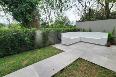 Casa à venda com 3 suítes no condomínio Via Castelli, Louveira - SP