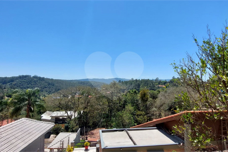 Casa à venda com 3 quartos, sendo 2 suítes, no condomínio Alpes de Caieiras, Caieiras - SP
