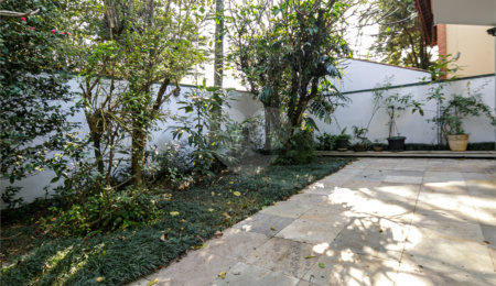 Sobrado à venda com 3 quartos, sendo 1 suíte,  em Granja Julieta, São Paulo, SP