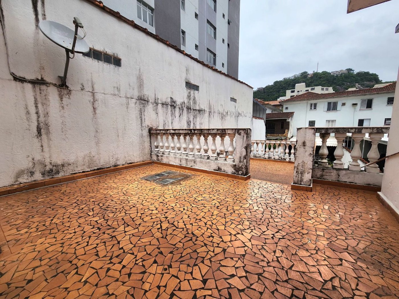 Casa com 3 dormitórios à venda, 198 m² por R$ 1.099.000,00 - Marapé - Santos/SP