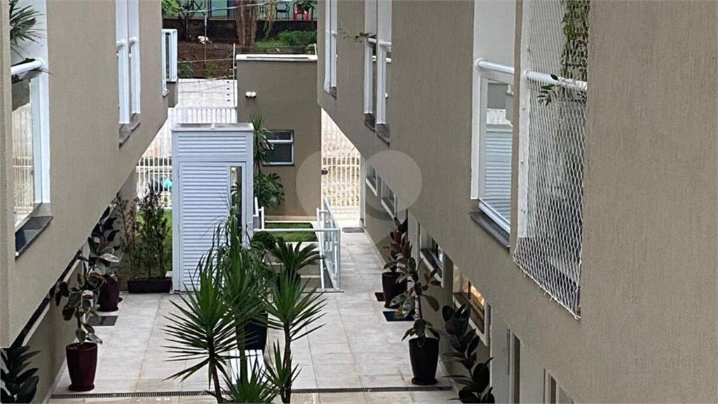 Casa à venda com 3 quartos, sendo 1 suíte, no condomínio Garden Village, São Paulo - SP