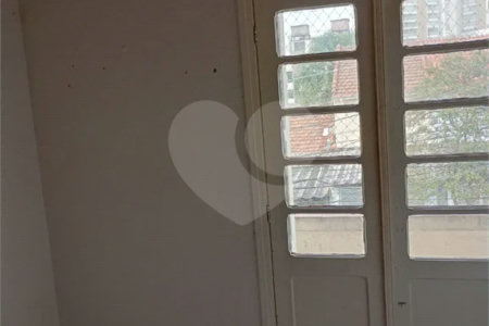 PREDIO COM 2 CASAS NO SACOMÃ