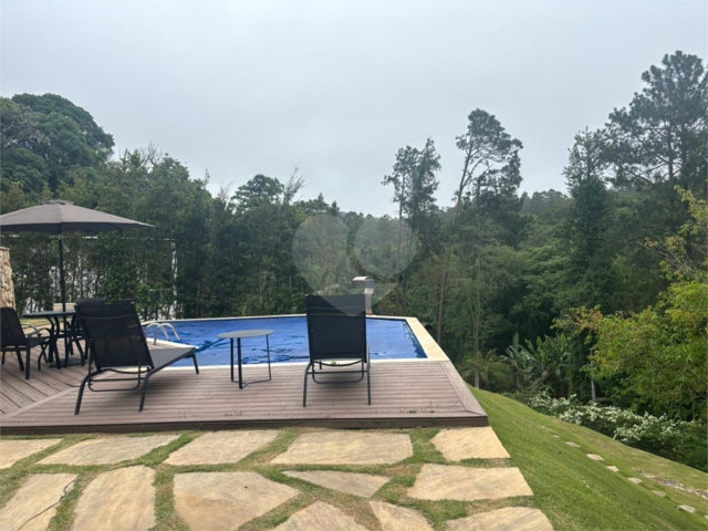 Casa à venda com 4 quartos, sendo 3 suítes, no condomínio Parque Itatiaia, Mairiporã - SP