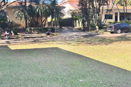 Terreno no Parque Sabará próximo a portaria