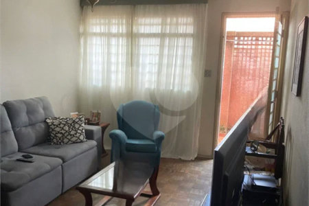 Sobrado á venda em Moema de 280m² com 3 vagas 3 dormitórios e 5 banheiros