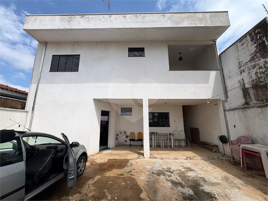 CASA A VENDA N EMBARÉ