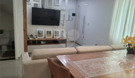 Casa à venda com 3 quartos, sendo 1 suíte, no condomínio Residencial Isabel, São Paulo - SP