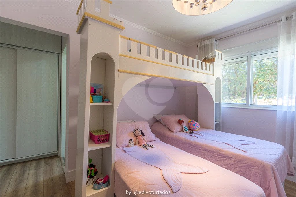 Casa à venda com 4 suítes no condomínio Vale da Santa Fé, Vinhedo - SP