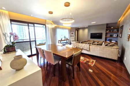 Apartamento à venda com 4 quartos, sendo 2 suítes, em Alto da Boa Vista, São Paulo, SP
