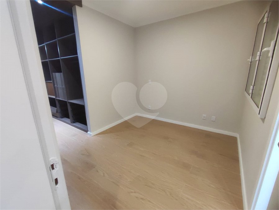 Apartamento à venda com 3 quartos, sendo 2 suítes,  em Jardim Arpoador, São Paulo, SP