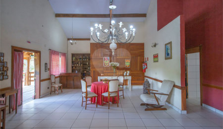 Hotel à venda com 15 quartos, sendo 4 suítes, no Centro (canguera), São Roque, SP
