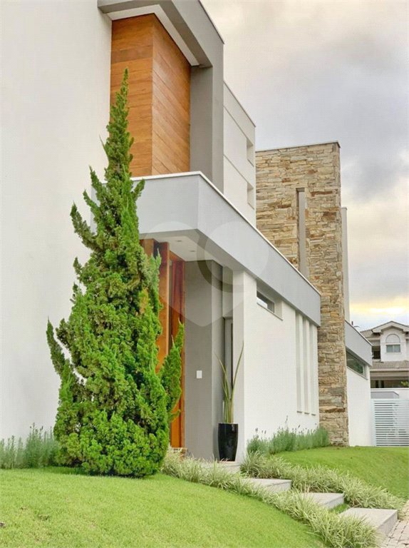 Casa à venda com 4 suítes no condomínio Granville, Atibaia - SP