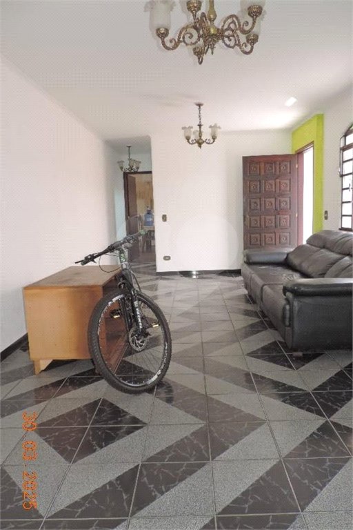 Sobrado à venda com 4 quartos em Vila Ipojuca, São Paulo, SP