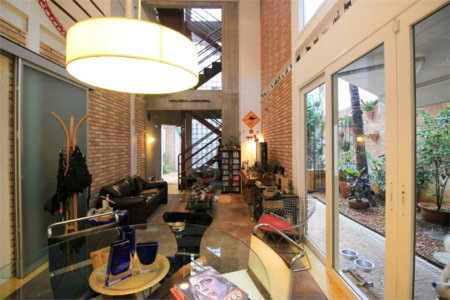 Casa à venda ou para alugar com 5 quartos, sendo 3 suítes, em Vila Madalena, São Paulo, SP