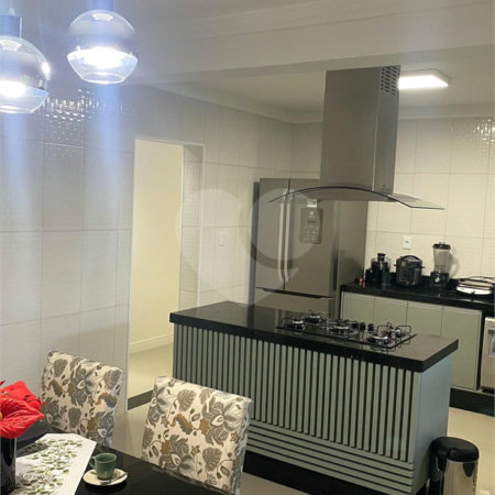 Casa à venda com 3 suítes em Vila Oceania, Poá, SP