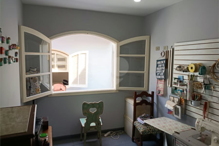 Sobrado à venda com 4 quartos, sendo 2 suítes, em Mirandópolis, São Paulo, SP