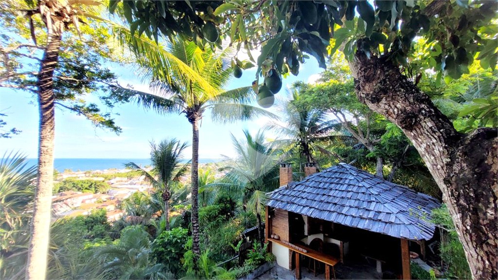 Casa à venda com 3 suítes no Centro, Santa Cruz Cabrália, BA