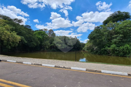 Casa à venda com 3 suítes no condomínio Terras de São Francisco, Vinhedo - SP
