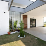 Casa à venda com 4 quartos, sendo 1 suíte, no condomínio Residencial Pinheiros do Lago, Alambari - SP