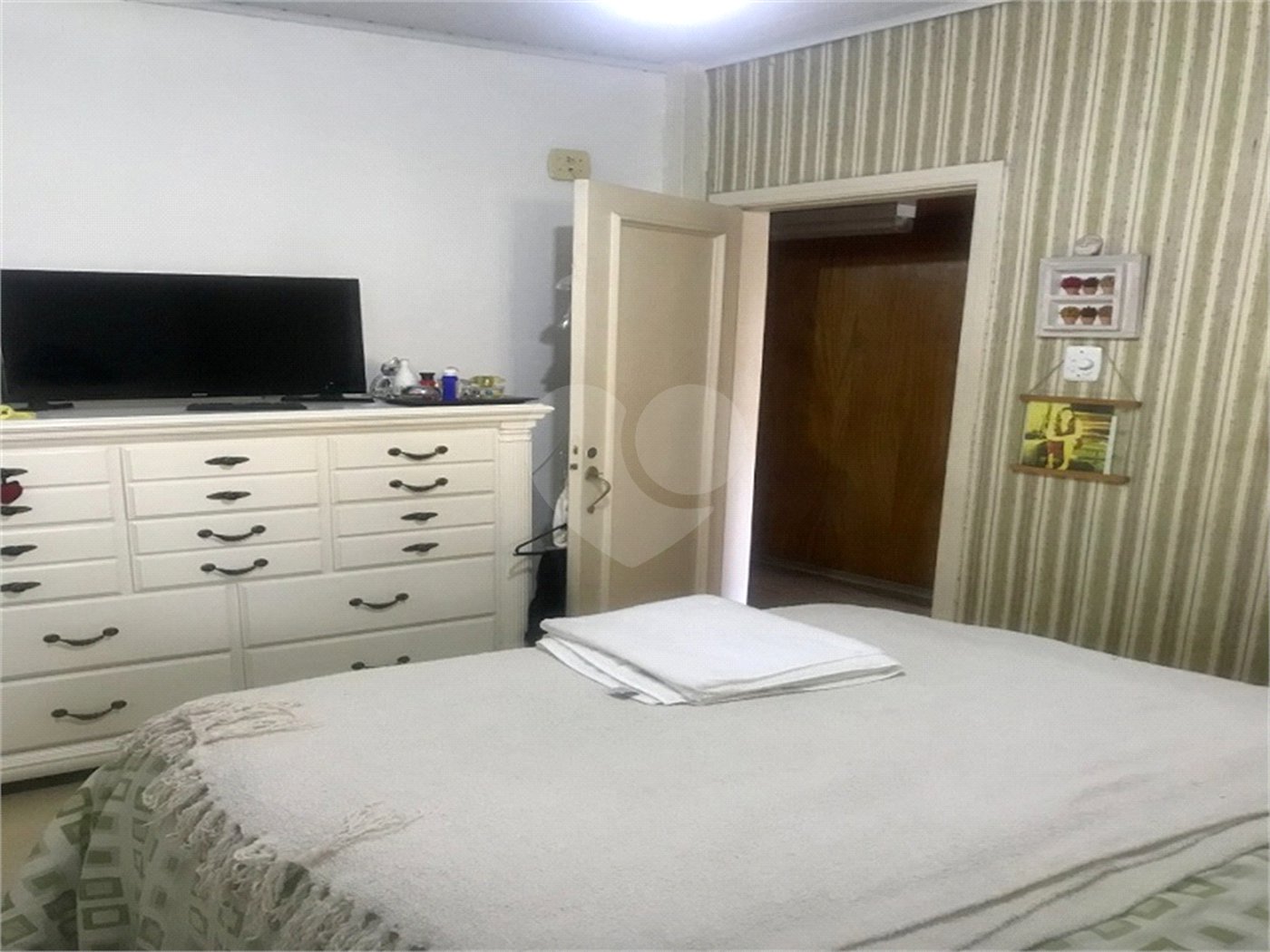 Sobrado à venda com 4 quartos, sendo 1 suíte, em Vila Gustavo, São Paulo, SP