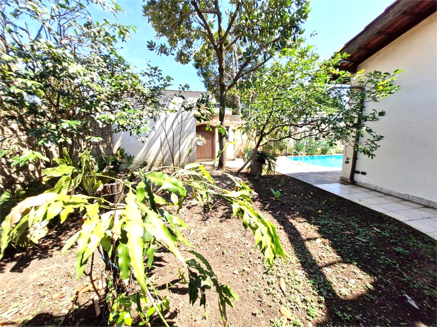 Casa Térrea à venda com 5 quartos, sendo 3 suítes, em Granja Julieta, São Paulo, SP