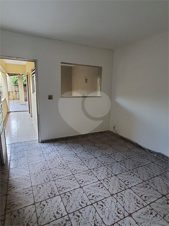 Sobrado à venda com 4 quartos, sendo 1 suíte, em Vila Pereira Barreto, São Paulo, SP