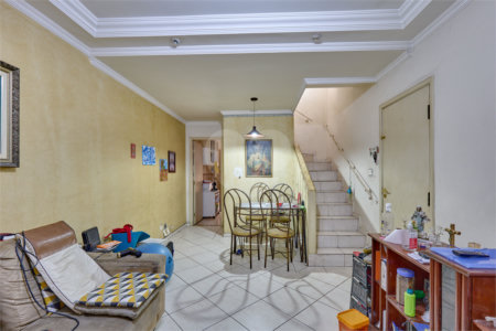 Casa à venda com 4 quartos, sendo 2 suítes, em Santo Amaro, São Paulo, SP