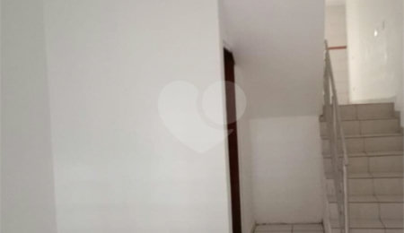 Sobrado à venda com 3 quartos, sendo 1 suíte,  em Jardim Las Vegas, Santo André, SP