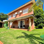 Casa à venda com 5 quartos, sendo 3 suítes, no condomínio Santa Teresa 1, Vinhedo - SP