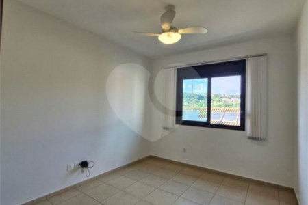 Casa à venda ou para alugar com 3 quartos, sendo 1 suíte, no condomínio Recanto dos Paturis, Vinhedo - SP