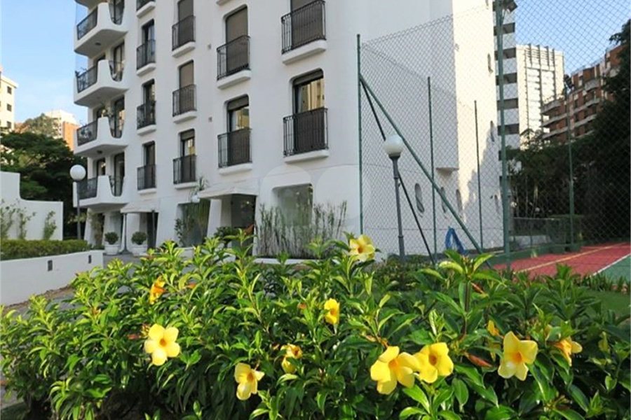 Apartamento à venda ou para alugar com 3 suítes em Morumbi, São Paulo, SP