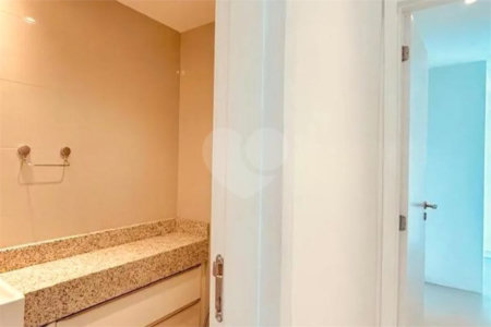 Cobertura à venda com 3 quartos, sendo 1 suíte,  em Gávea, Rio de Janeiro, RJ