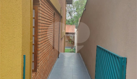 Casa à venda com 4 quartos, sendo 2 suítes,  em Parque dos Príncipes, São Paulo, SP