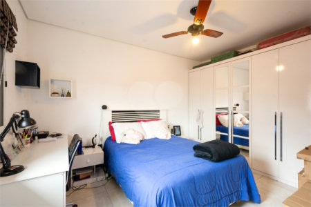 Casa à venda com 4 quartos, sendo 1 suíte, em Santo Amaro, São Paulo, SP