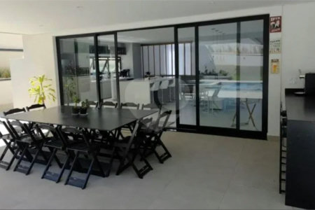 Casa à venda com 4 suítes no condomínio Fazenda Serra Azul, Itupeva - SP