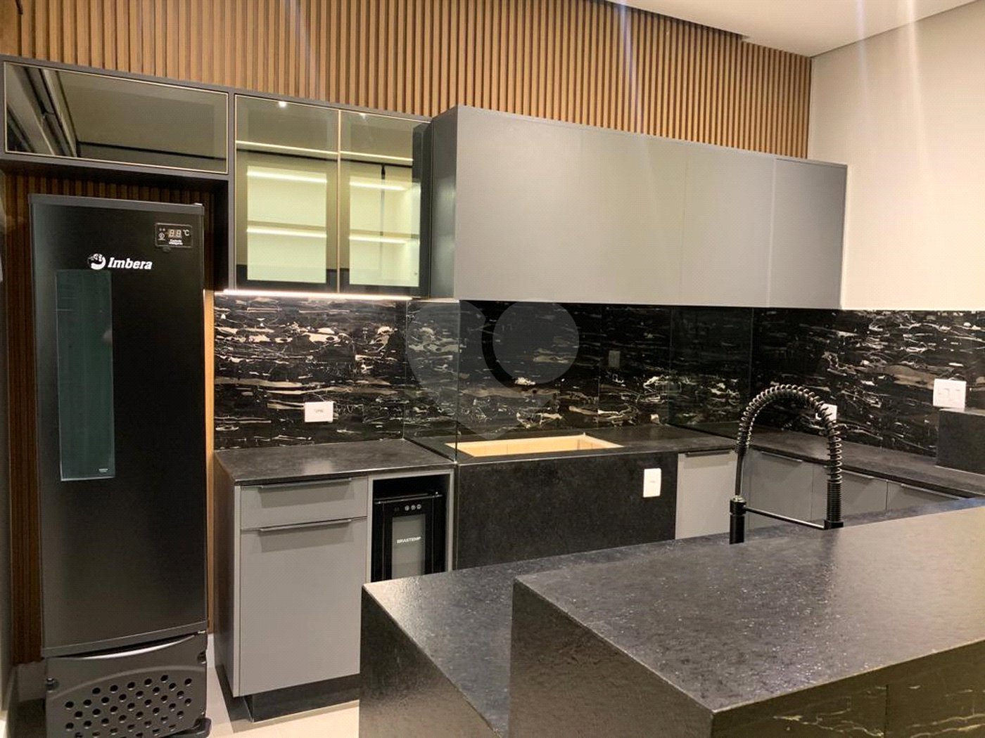 Casa à venda com 3 suítes no condomínio Residencial Granville, Atibaia - SP