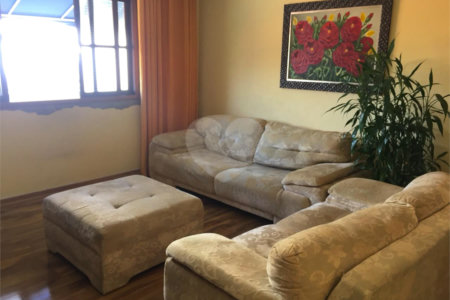 Casa à venda com 2 quartos, sendo 1 suíte, em Socorro, São Paulo, SP