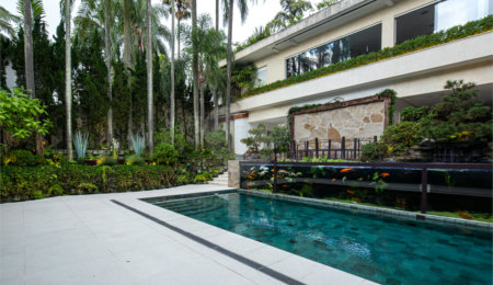Casa à venda com 5 suítes em Jardim Cordeiro, São Paulo, SP