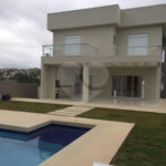 Casa à venda com 4 suítes no condomínio Santa Maria, Cotia - SP
