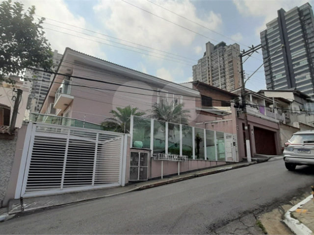 Casa à venda com 3 quartos, sendo 2 suítes,  no condomínio Mário Araújo, São Paulo - SP