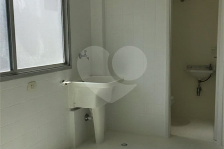 Apartamento à venda com 3 quartos, sendo 1 suíte, em Itaim Bibi, São Paulo, SP