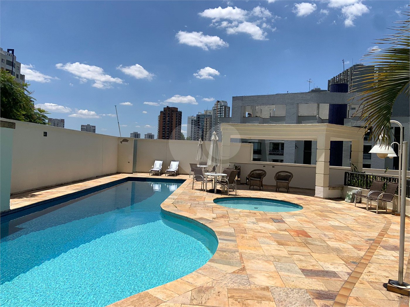 Apartamento à venda ou para alugar com 3 suítes em Vila Suzana, São Paulo, SP