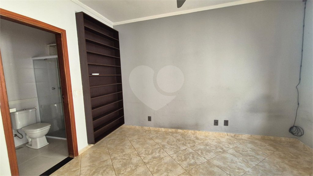 Casa à venda com 4 quartos, sendo 2 suítes, no condomínio Residencial Grape Village, Vinhedo - SP