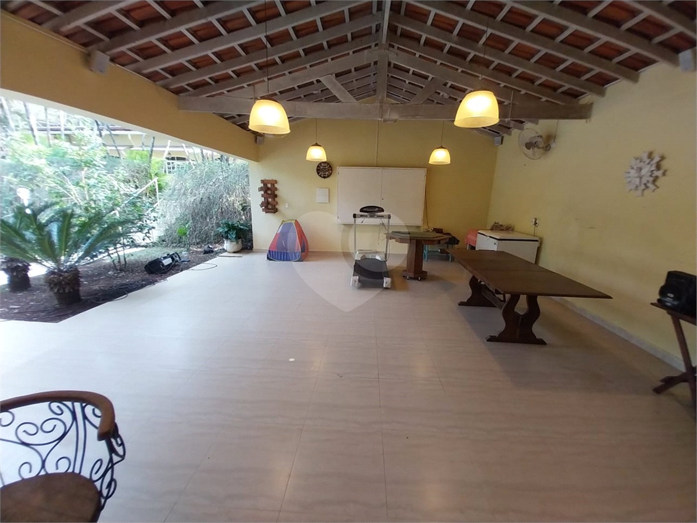 Chácara à venda ou para alugar com 3 quartos, sendo 1 suíte, em Chácaras Polozzi, Louveira, SP