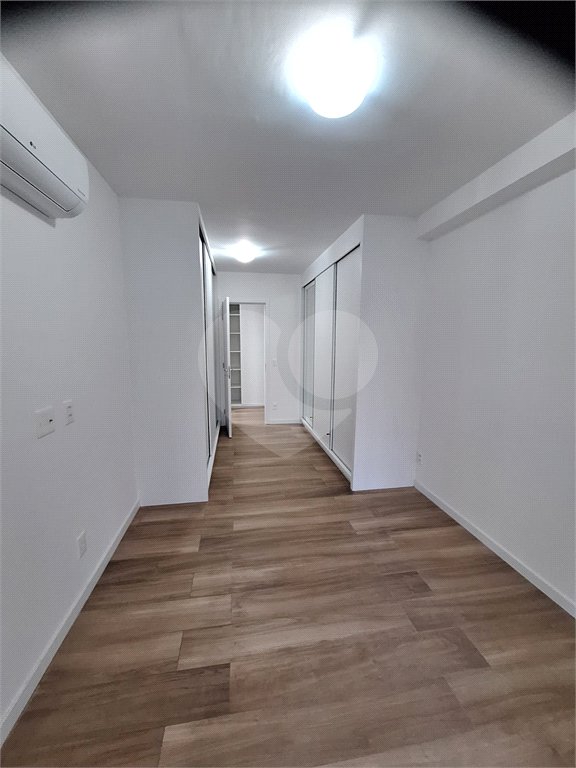 Apartamento à venda com 3 suítes em Vila Anastácio, São Paulo, SP