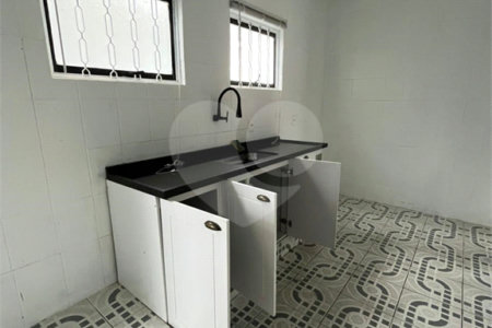 Casa à venda com 3 quartos em Conjunto Habitacional São Sebastião, Mogi das Cruzes, SP