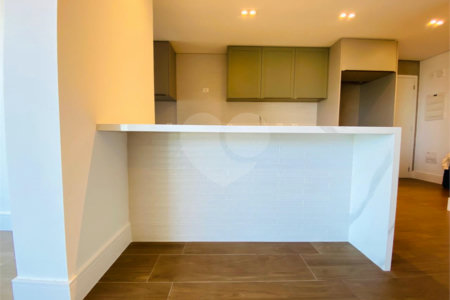 Apartamento à venda ou para alugar com 3 quartos, sendo 1 suíte,  em Vila Mogilar, Mogi das Cruzes, SP